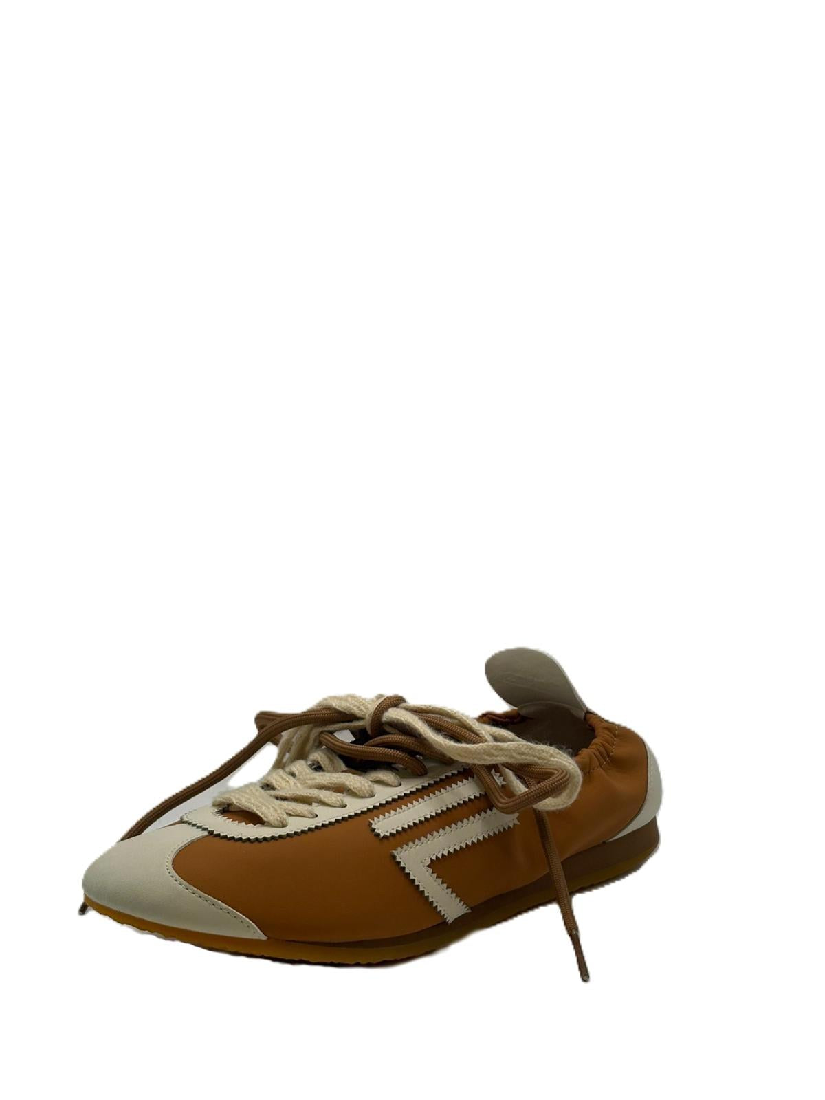 puraai w lion LION W ALMOND PURAAI 